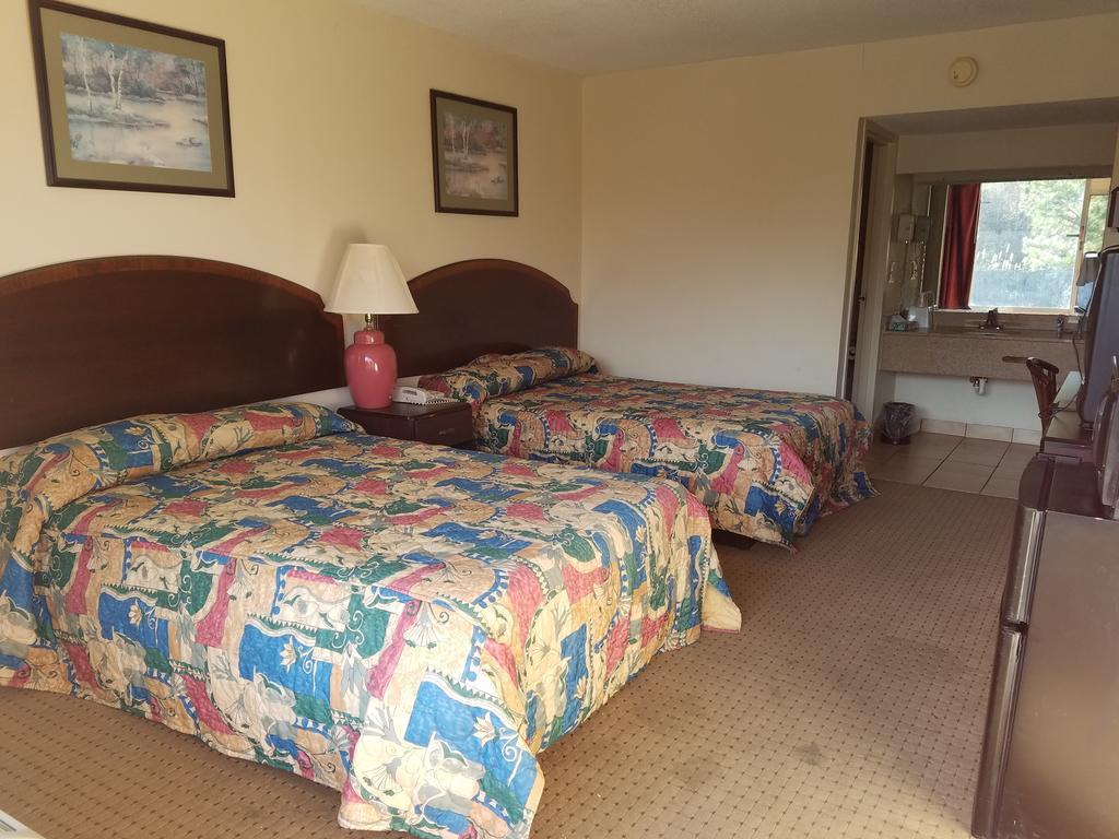 American Inn Skippers/Emporia Area Bagian luar foto